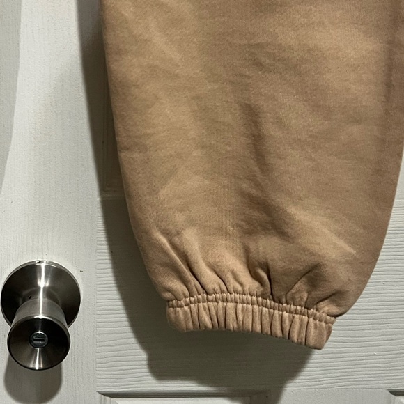 NEW WEWOREWHAT SOLID TAN SWEATPANTS - Picture 13 of 15